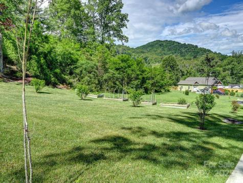 26 Addison Fisher Way Asheville NC 28805