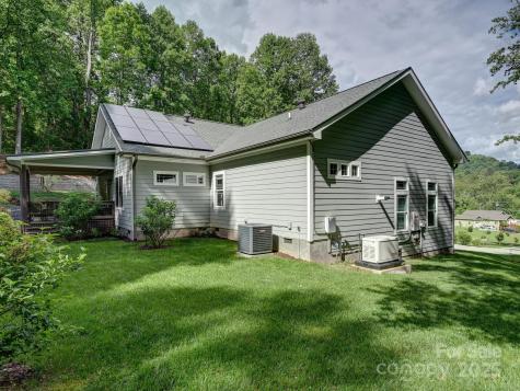26 Addison Fisher Way Asheville NC 28805