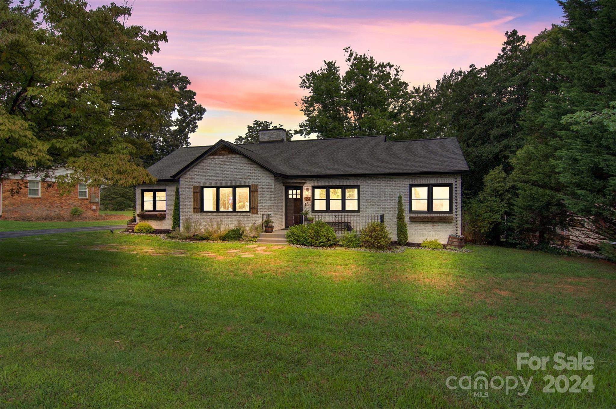 1253 5th Street NE Hickory NC 28601
