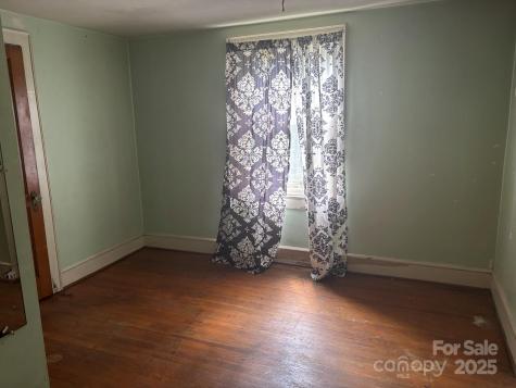 164 N Mitchell Avenue Bakersville NC 28705