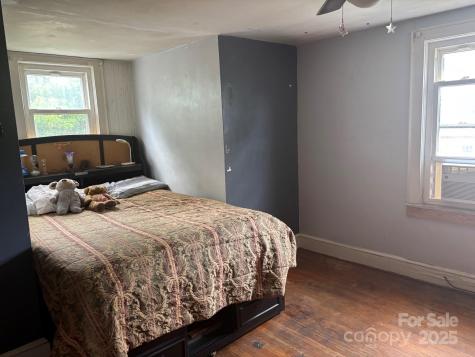 164 N Mitchell Avenue Bakersville NC 28705