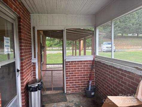164 N Mitchell Avenue Bakersville NC 28705