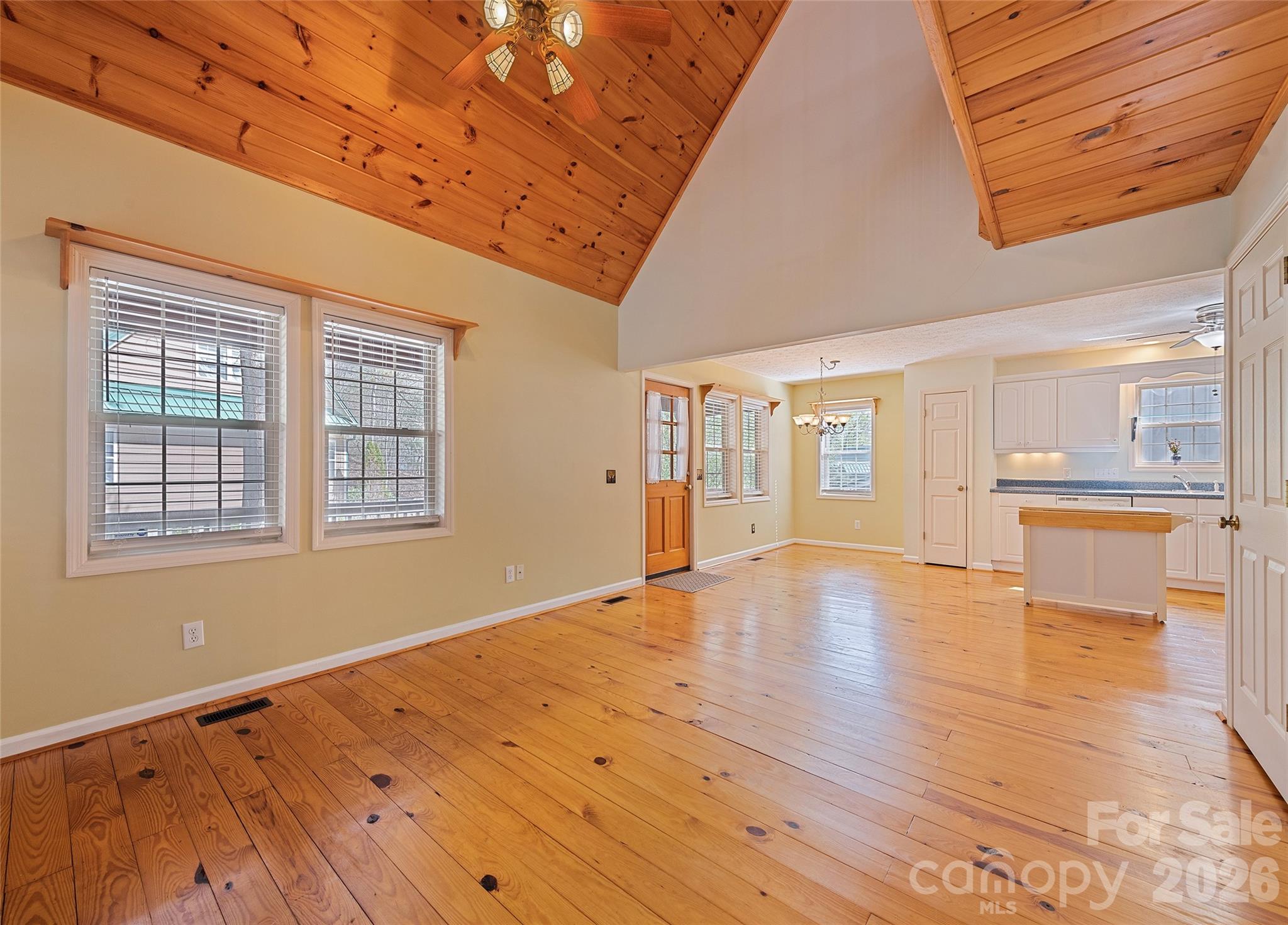 41 Trapper Lane Waynesville NC 28785