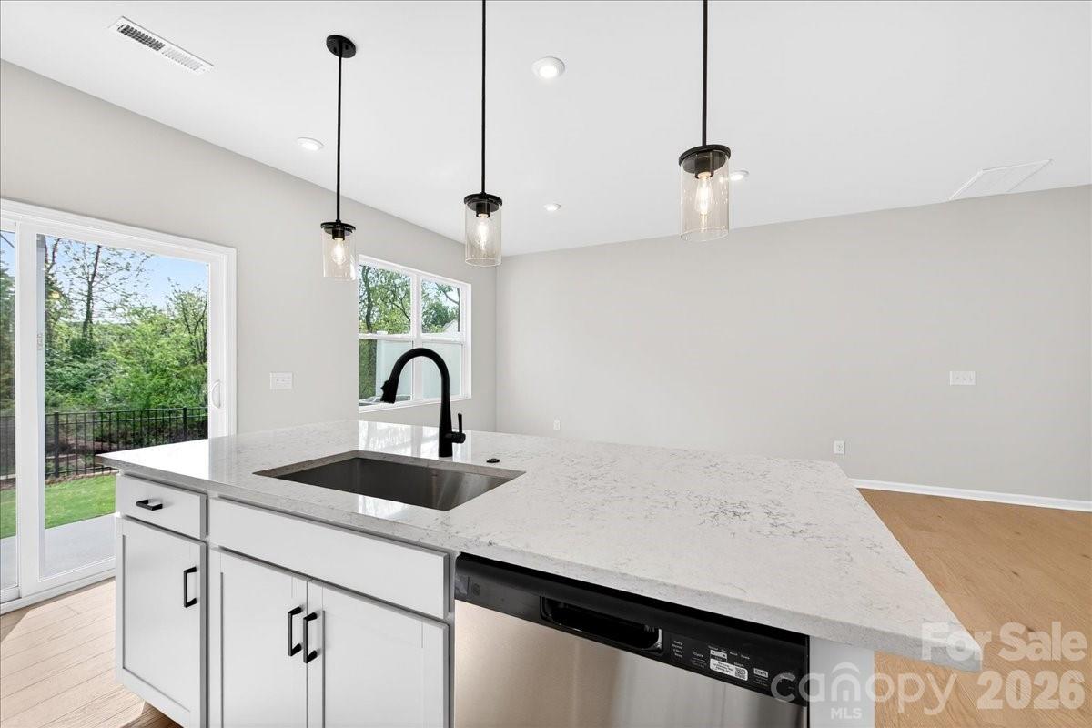 6053 Longar Lane Charlotte NC 28269