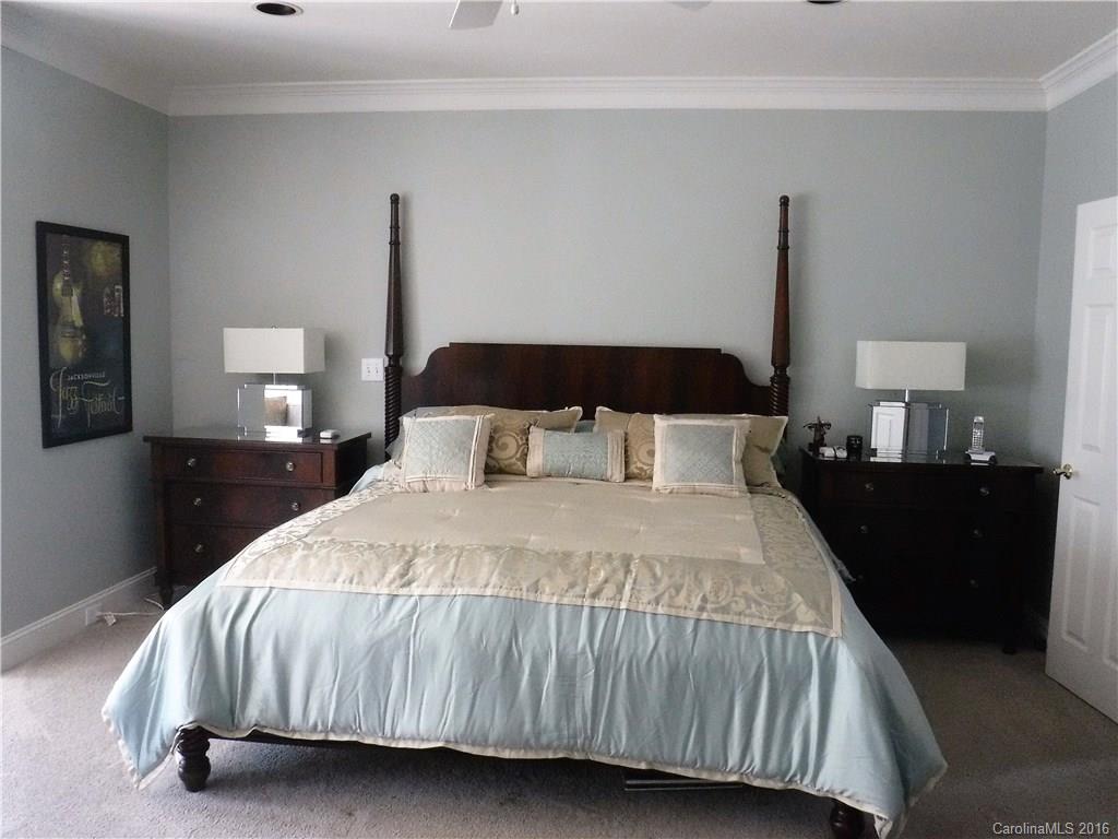 4809 Coburn Court Charlotte NC 28277
