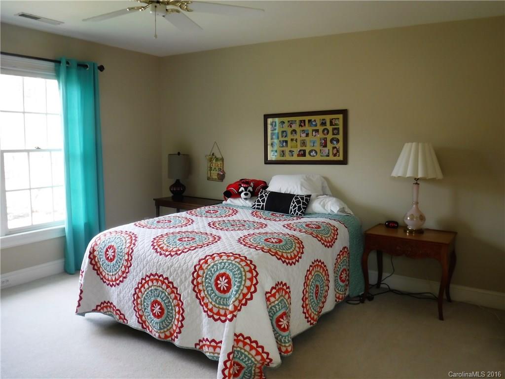 4809 Coburn Court Charlotte NC 28277