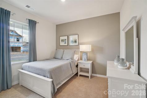 628 Country Oak Drive Asheville NC 28804