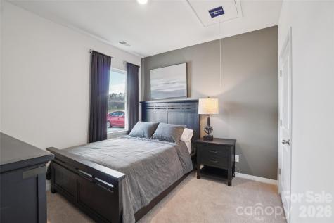 628 Country Oak Drive Asheville NC 28804