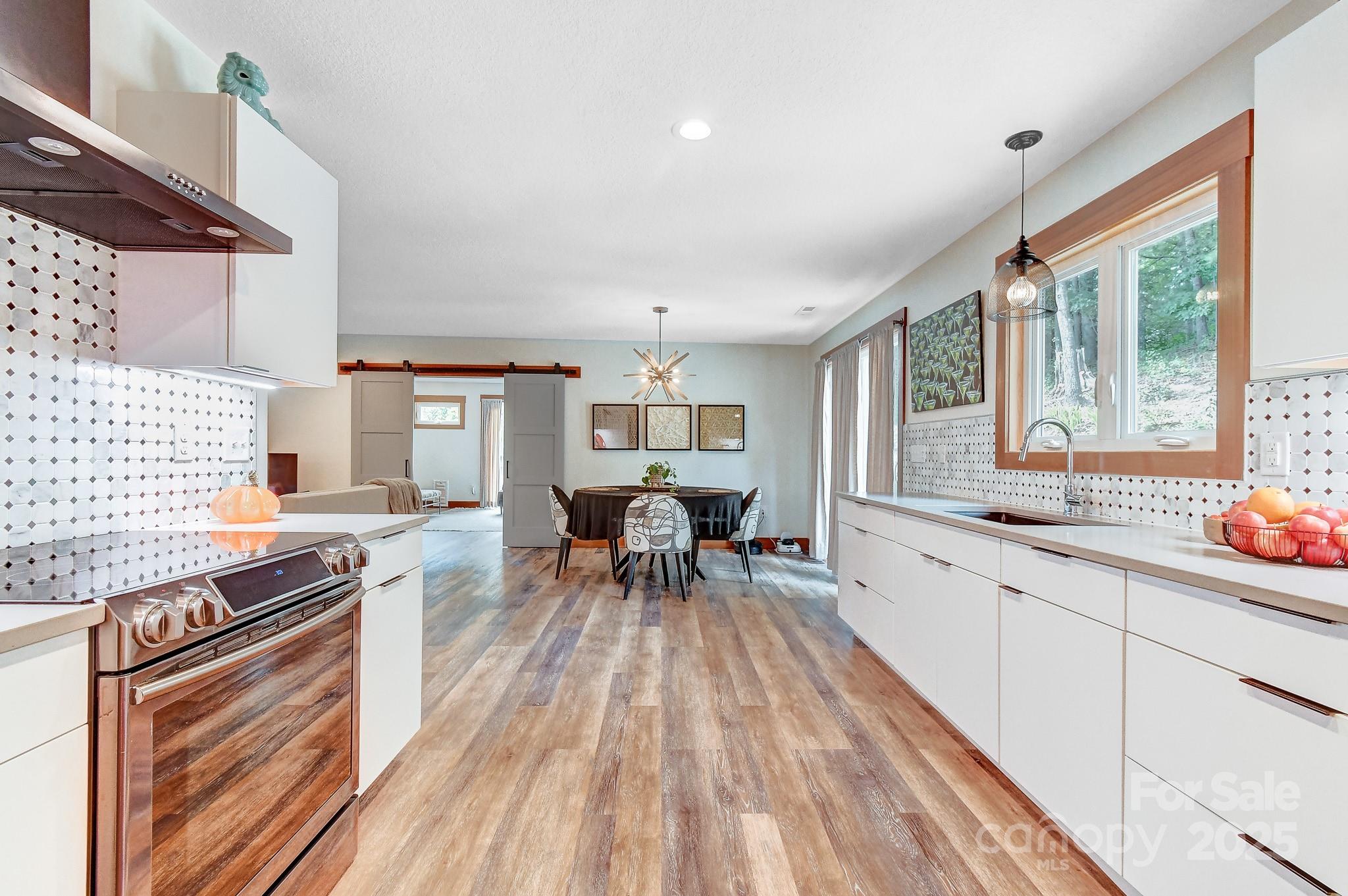9 Oakwood Drive Weaverville NC 28787