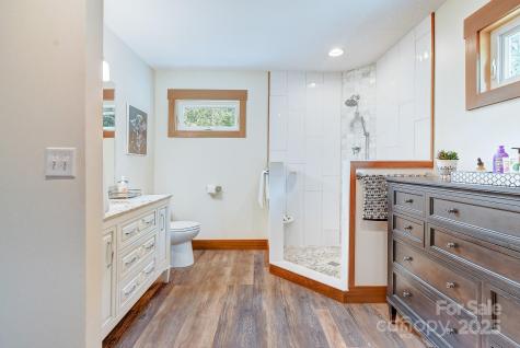 9 Oakwood Drive Weaverville NC 28787
