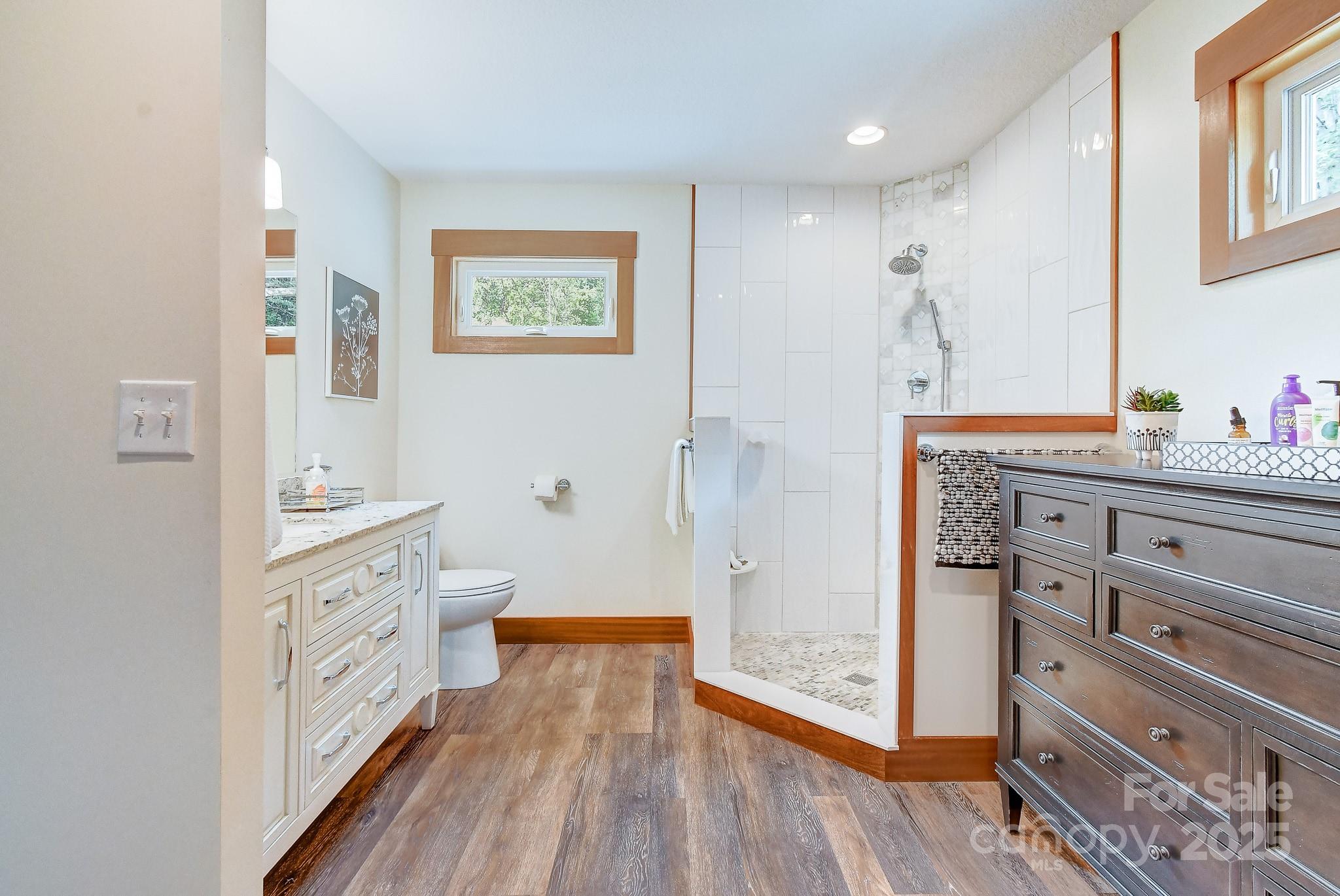 9 Oakwood Drive Weaverville NC 28787