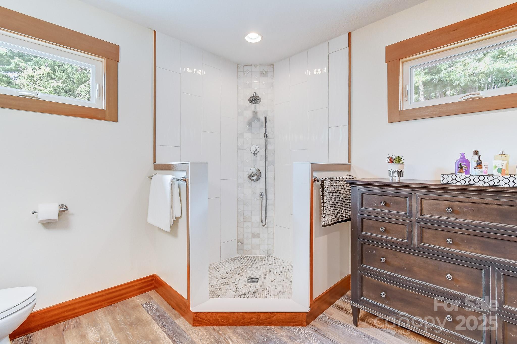 9 Oakwood Drive Weaverville NC 28787