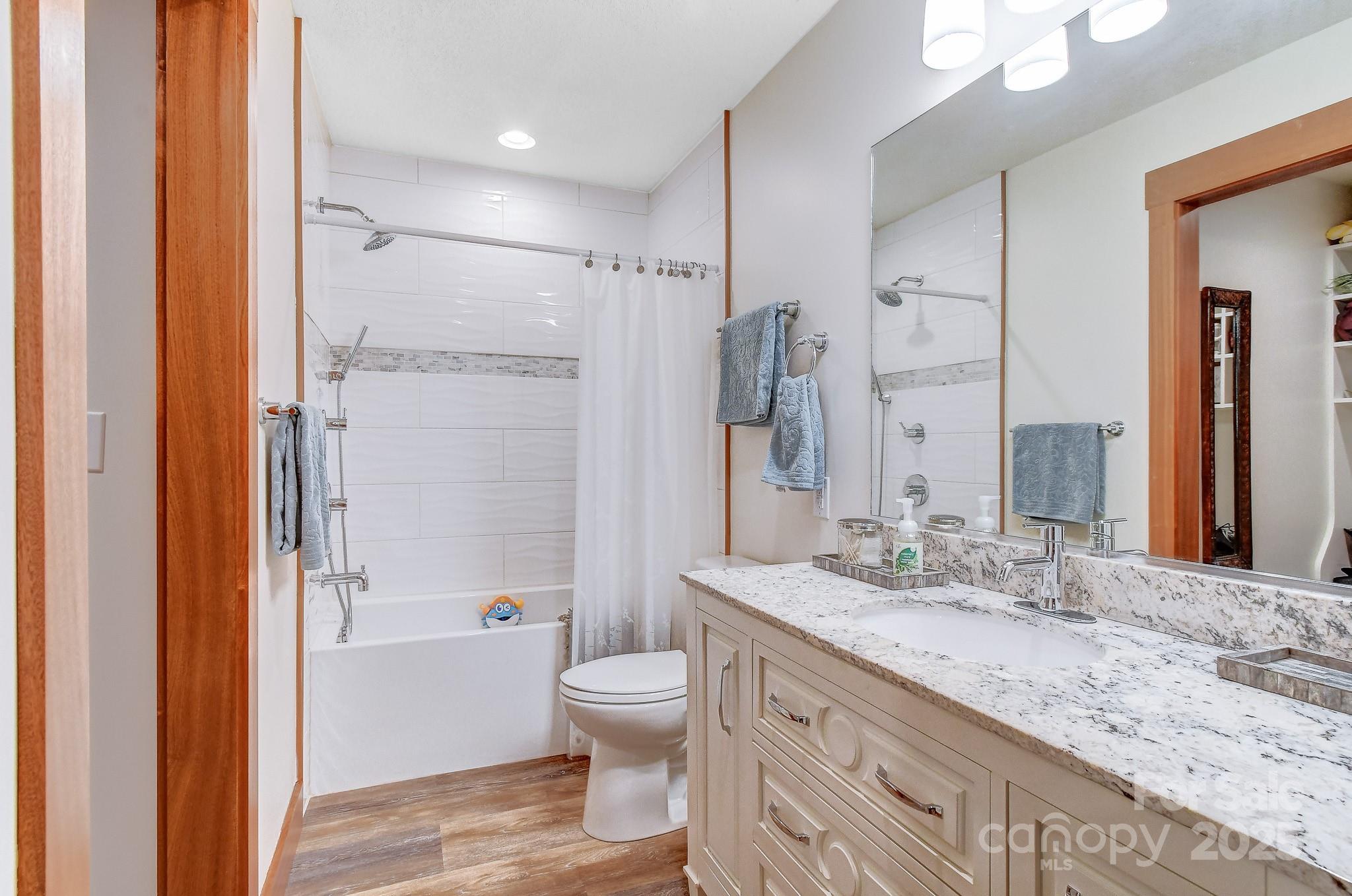 9 Oakwood Drive Weaverville NC 28787