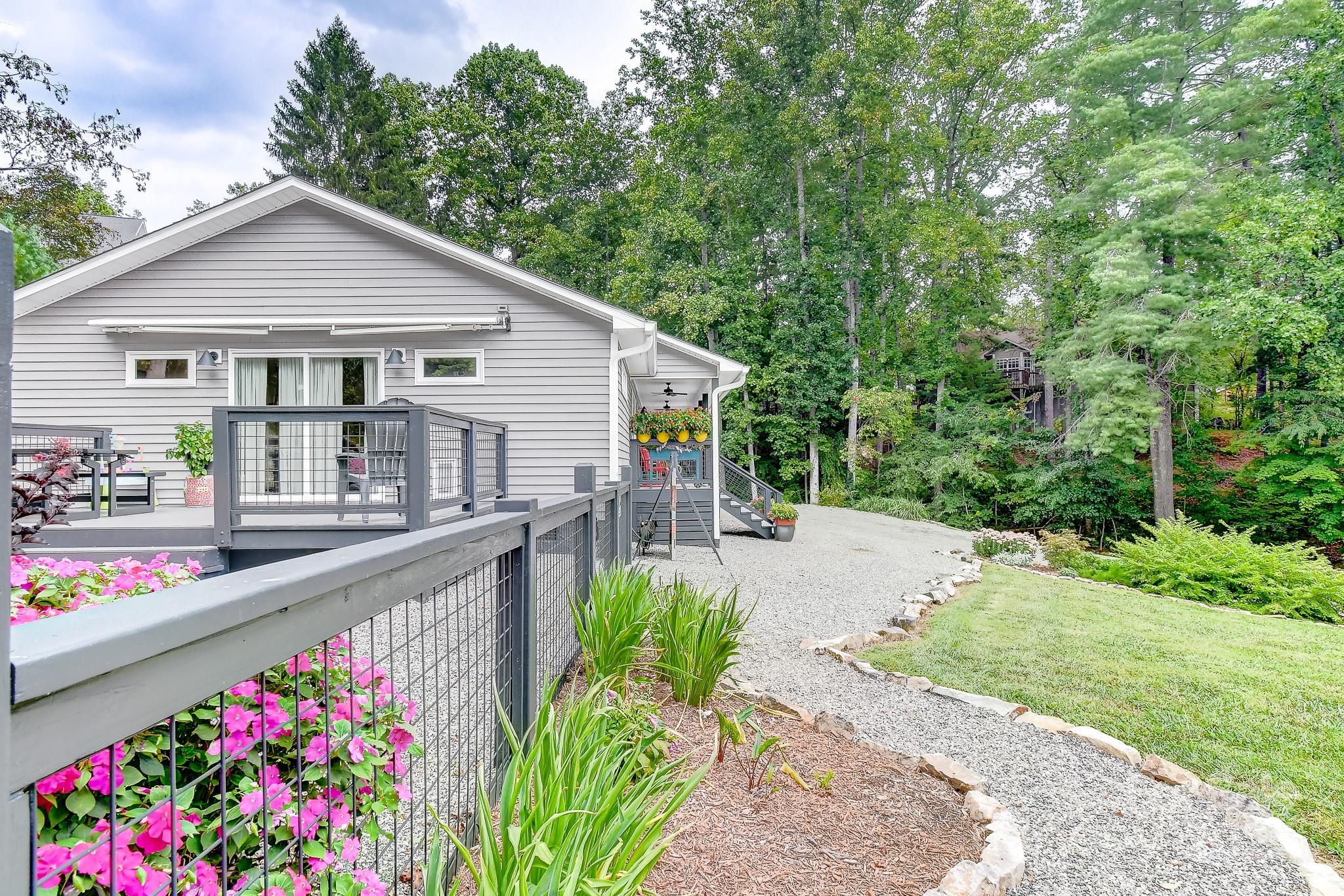 9 Oakwood Drive Weaverville NC 28787