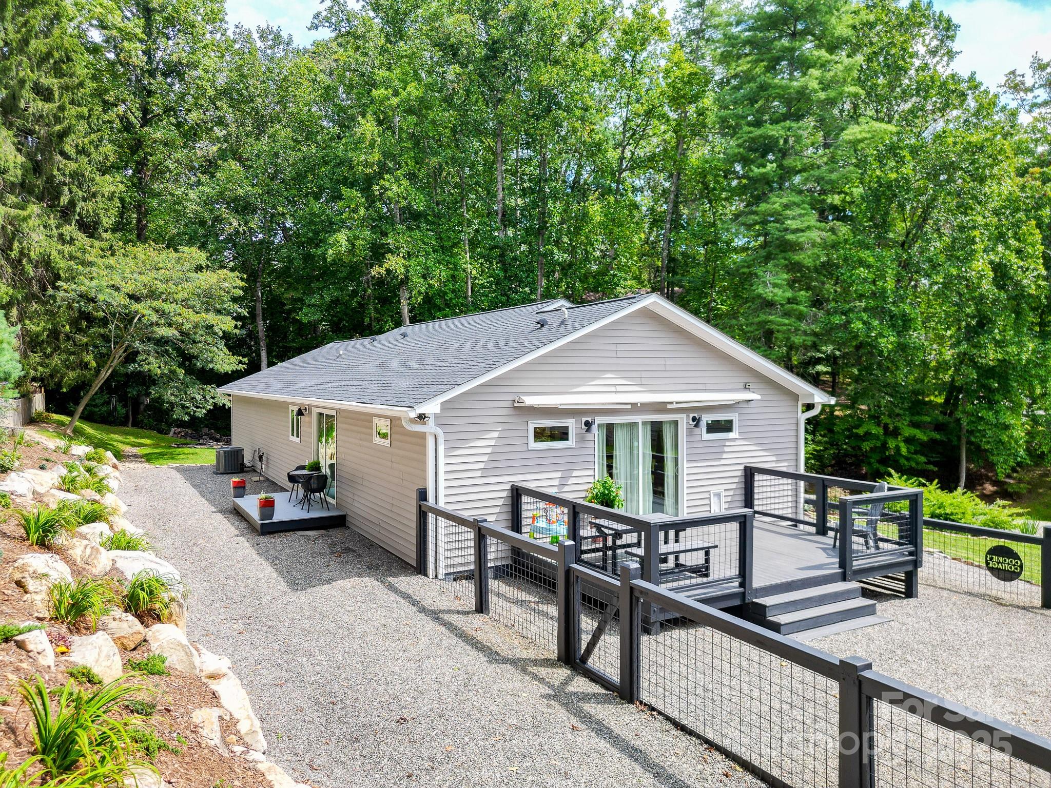9 Oakwood Drive Weaverville NC 28787