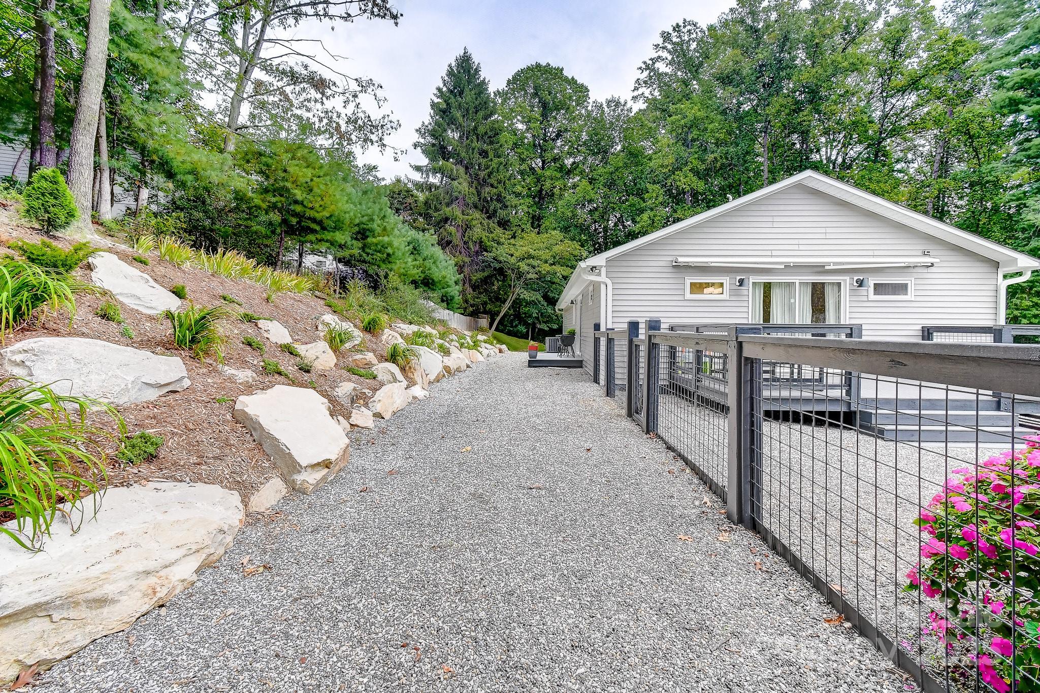 9 Oakwood Drive Weaverville NC 28787