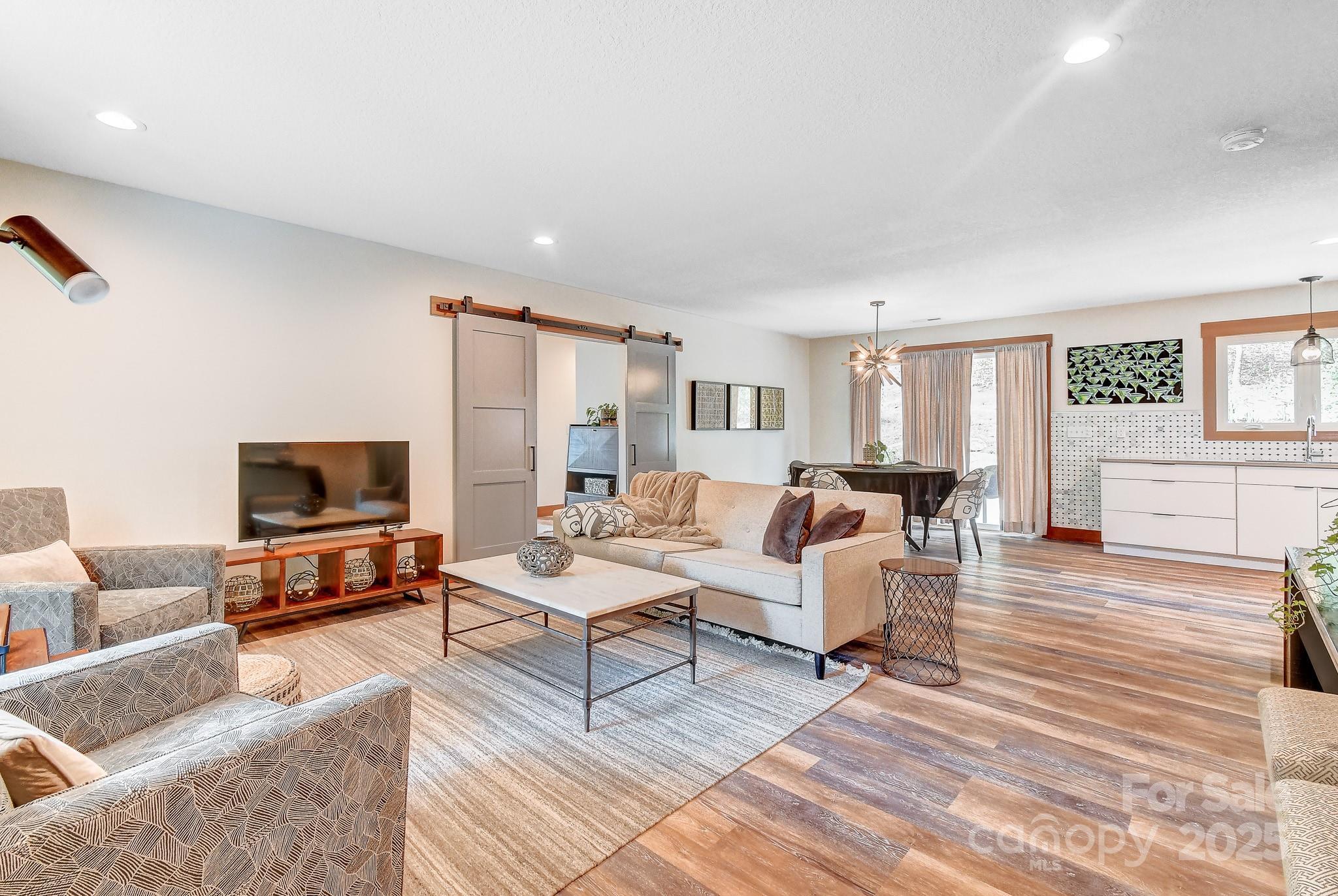 9 Oakwood Drive Weaverville NC 28787