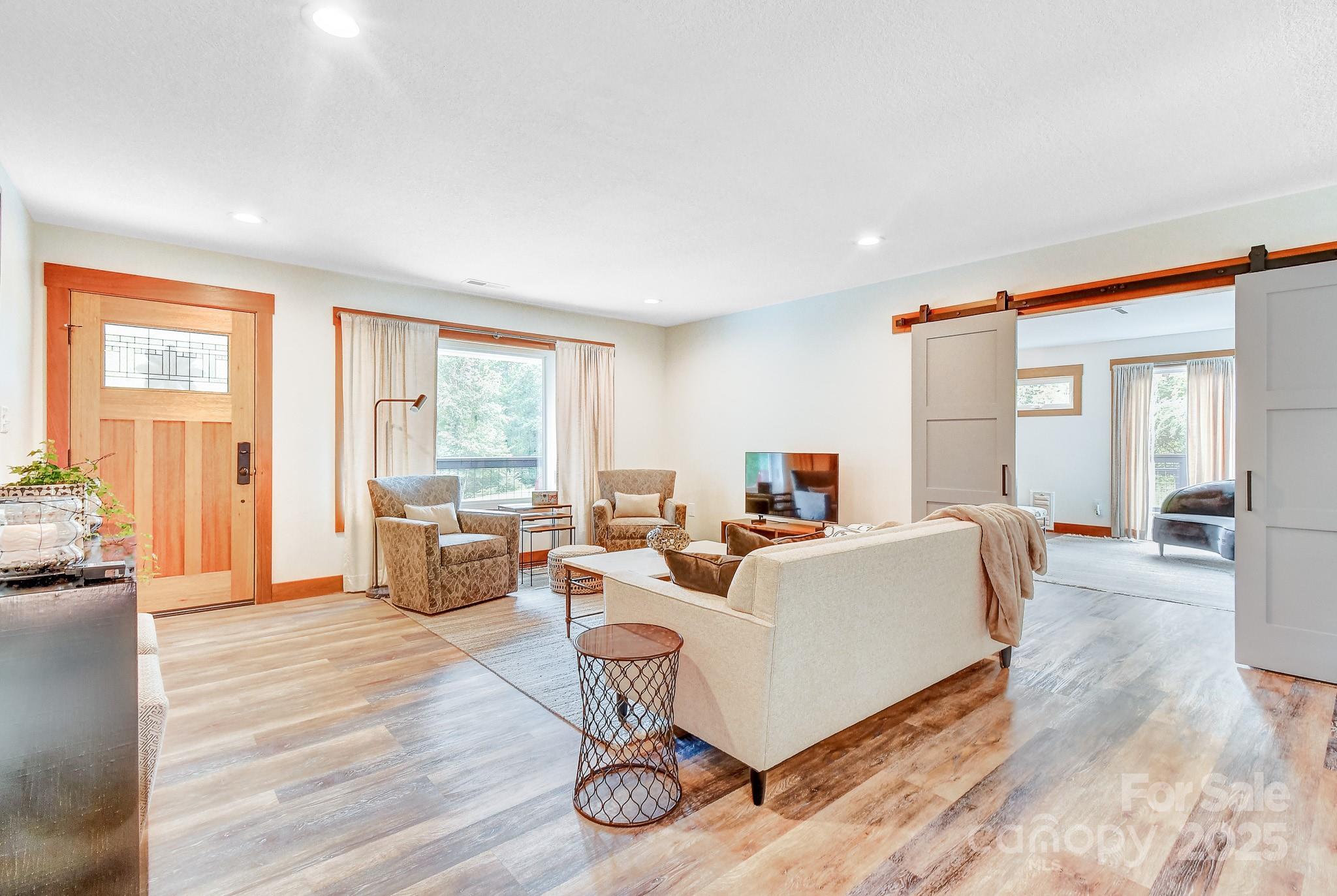 9 Oakwood Drive Weaverville NC 28787