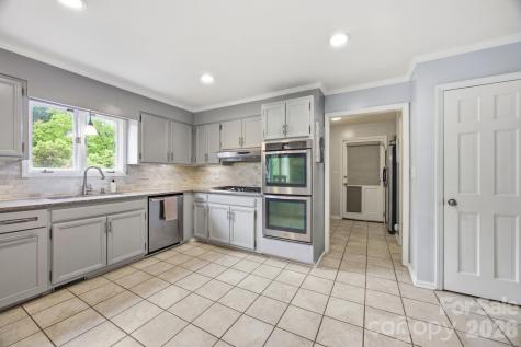 1215 Hillside Drive Gastonia NC 28052