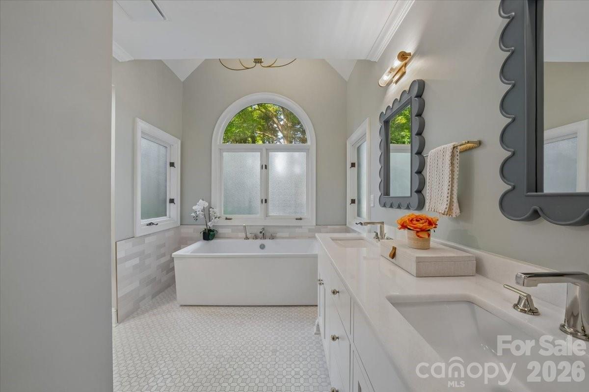 5631 Colony Road Charlotte NC 28226