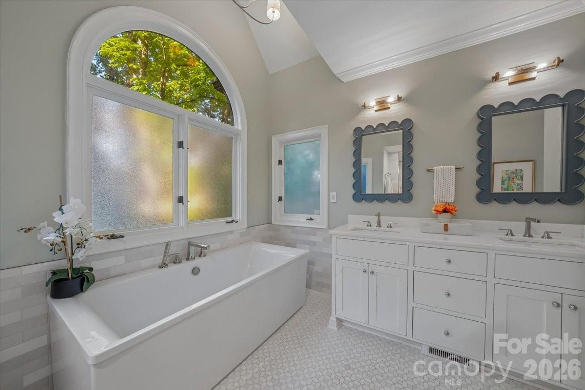 5631 Colony Road Charlotte NC 28226