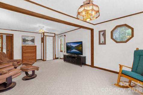 60 Pine View Road Newland NC 28657