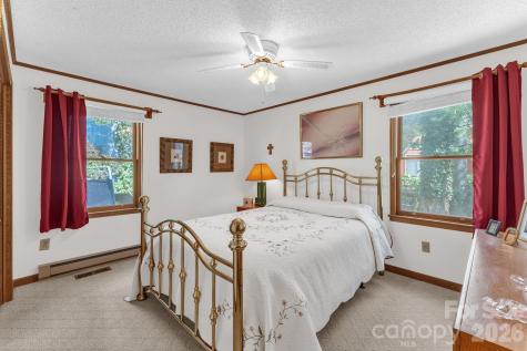60 Pine View Road Newland NC 28657