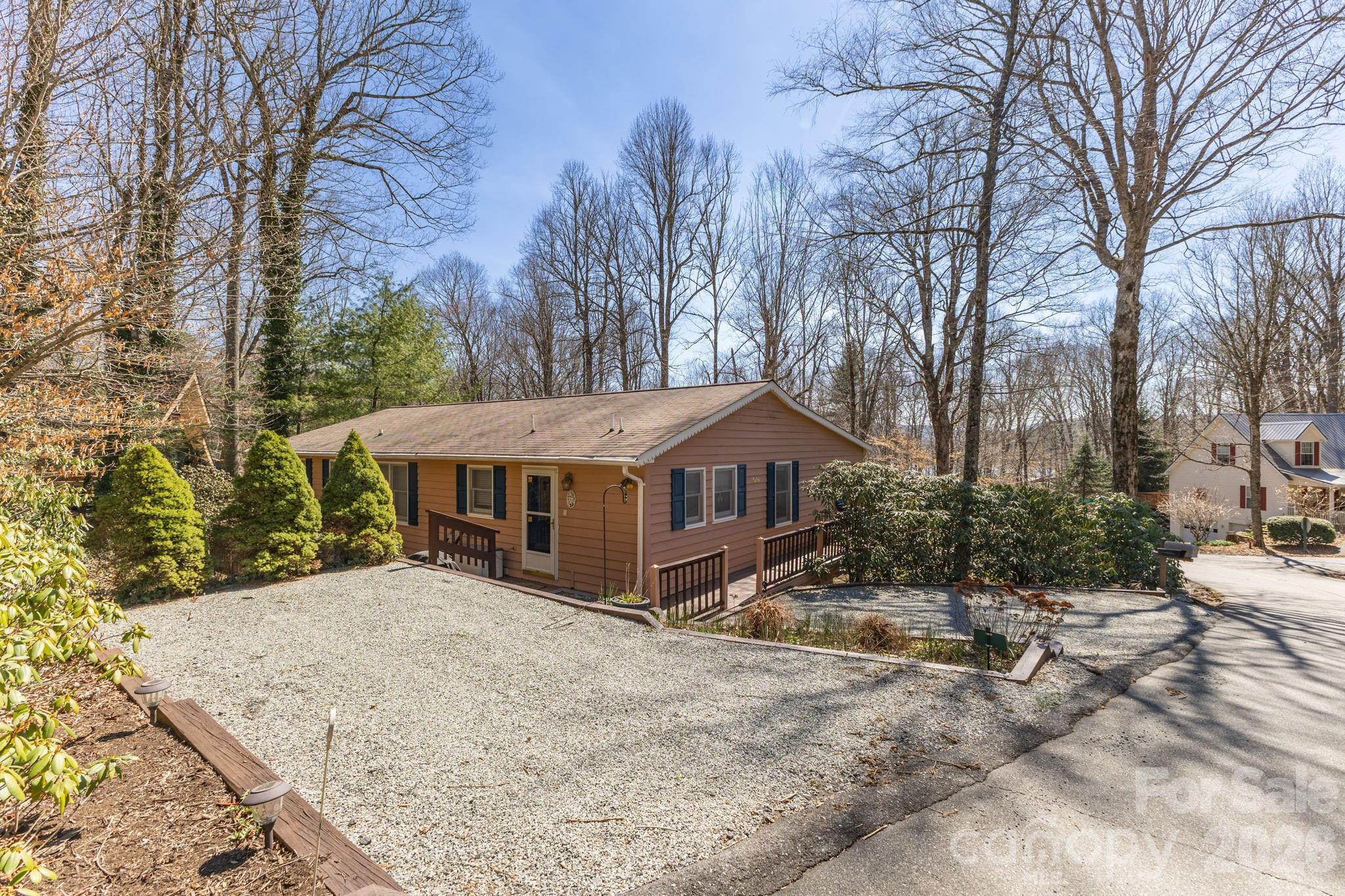 60 Pine View Road Newland NC 28657