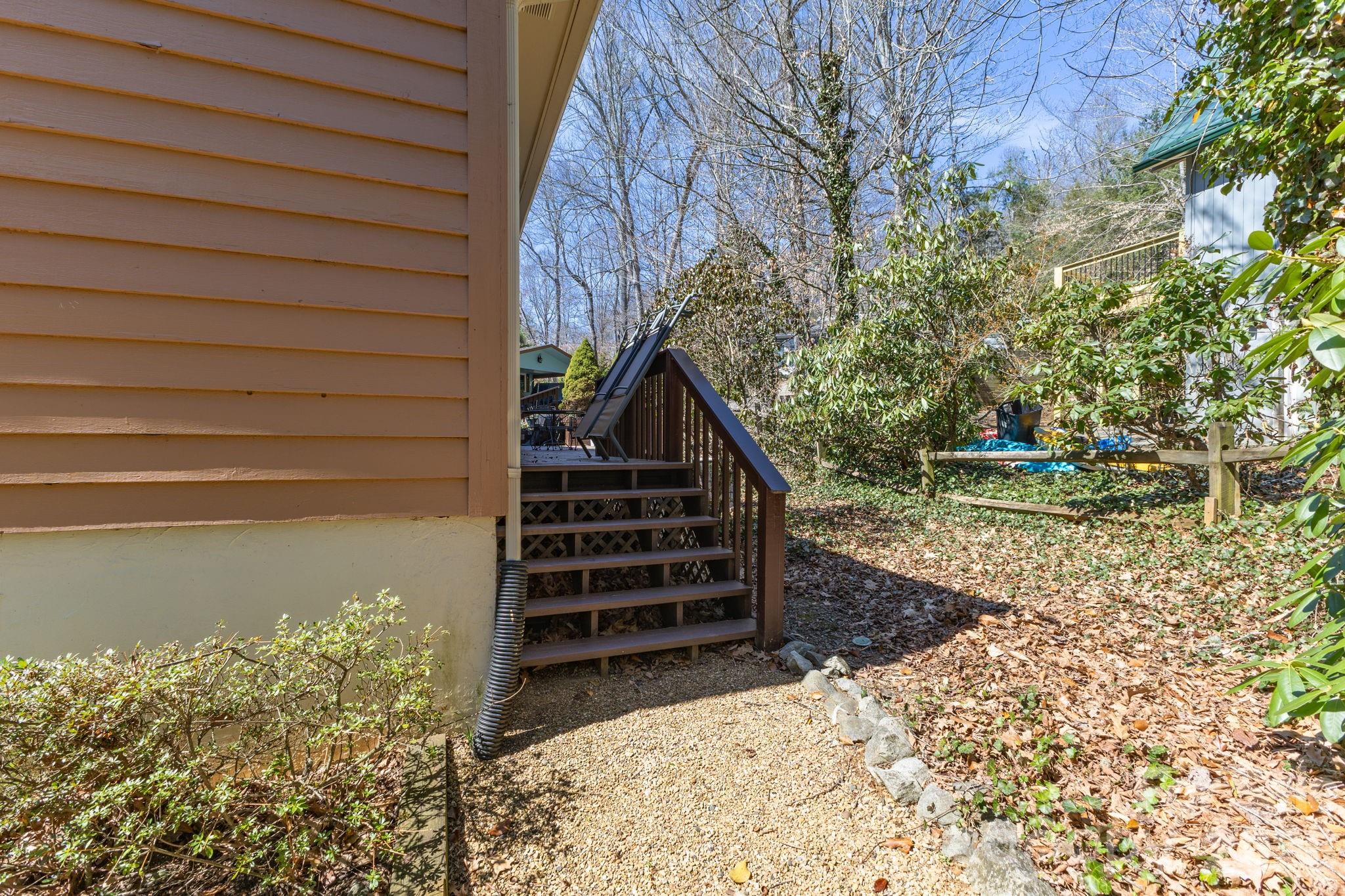 60 Pine View Road Newland NC 28657