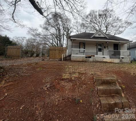 624 N Center Street Spartanburg SC 29301