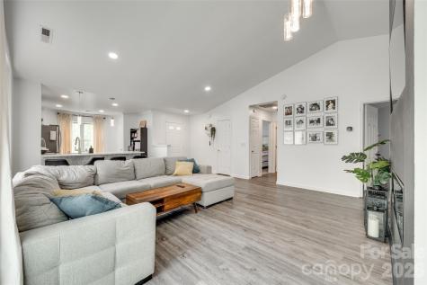 7442 Crestside Lane Charlotte NC 28227