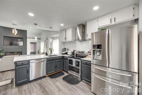 7442 Crestside Lane Charlotte NC 28227