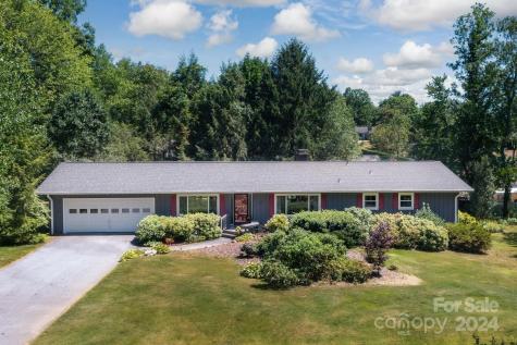 17 Braddock Way Asheville NC 28803