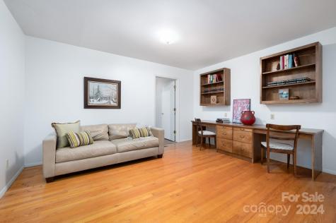 17 Braddock Way Asheville NC 28803