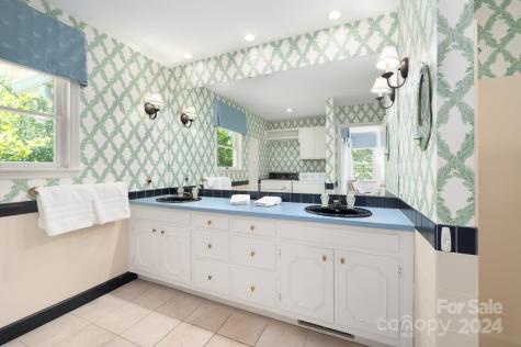 17 Braddock Way Asheville NC 28803