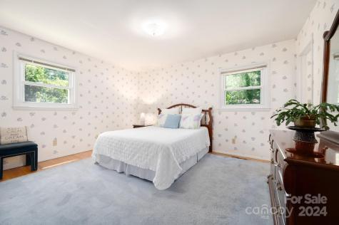 17 Braddock Way Asheville NC 28803