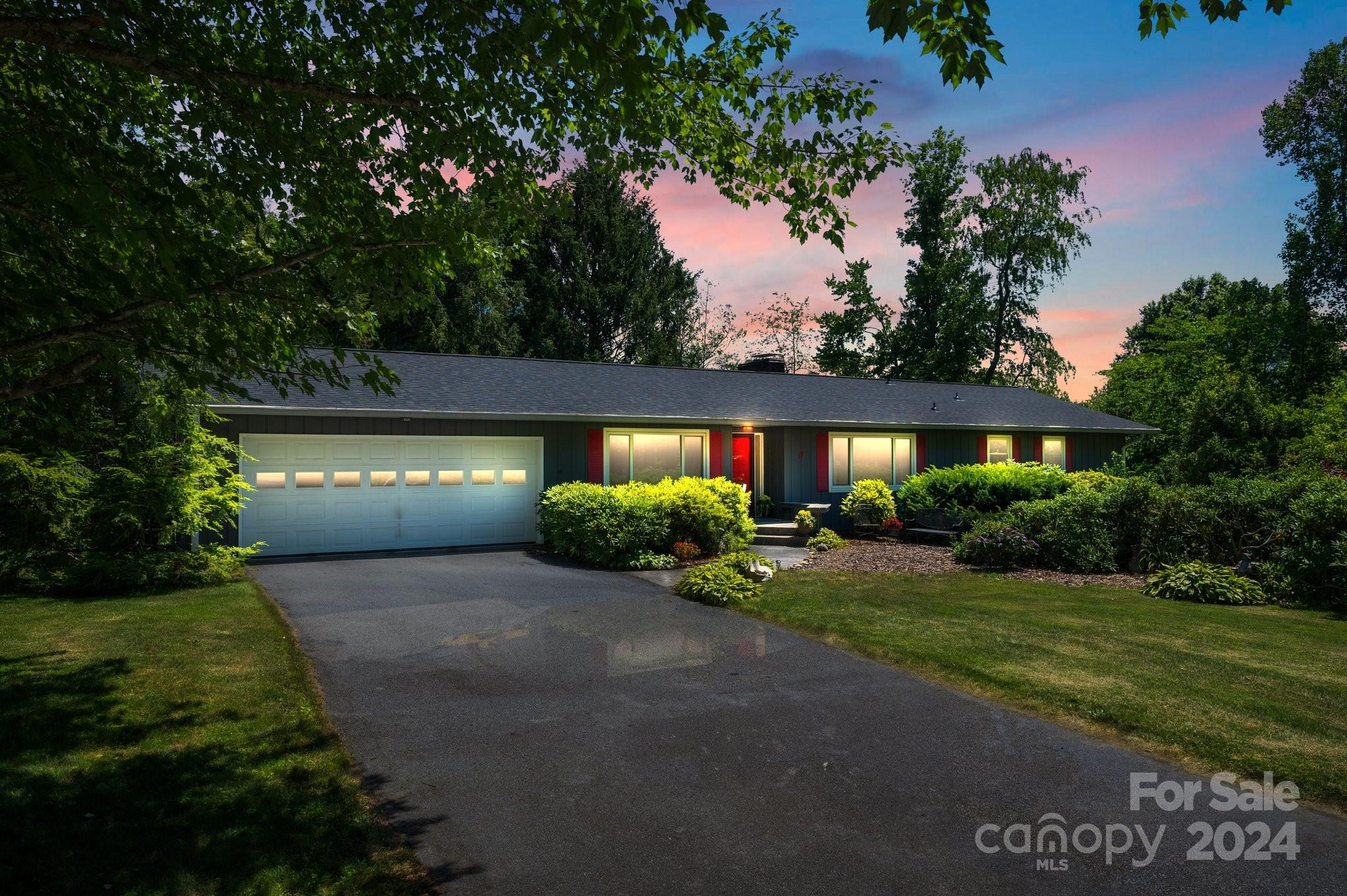 17 Braddock Way Asheville NC 28803