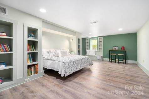 17 Braddock Way Asheville NC 28803