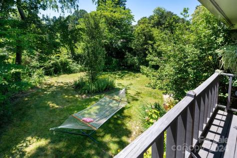 17 Braddock Way Asheville NC 28803