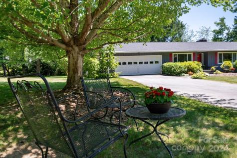 17 Braddock Way Asheville NC 28803