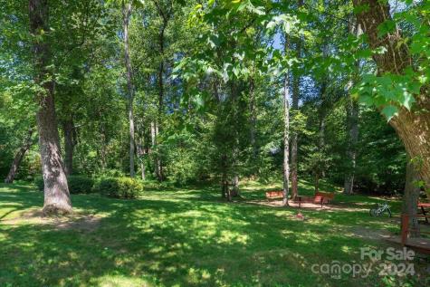 17 Braddock Way Asheville NC 28803