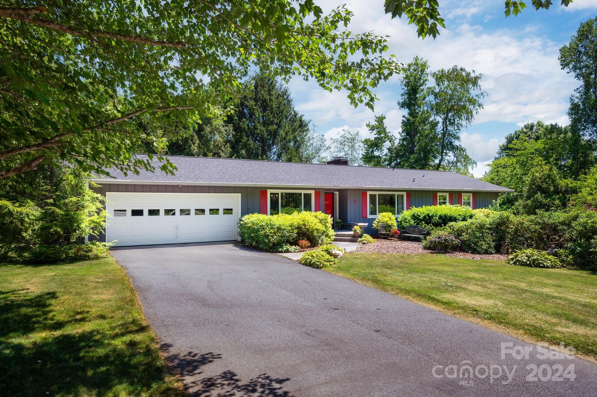 17 Braddock Way Asheville NC 28803