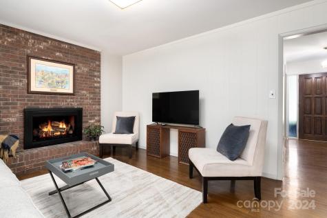 17 Braddock Way Asheville NC 28803