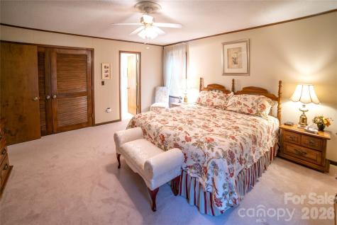 1015 Woodbine Place NE Lenoir NC 28645