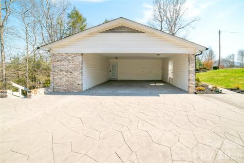 1015 Woodbine Place NE Lenoir NC 28645