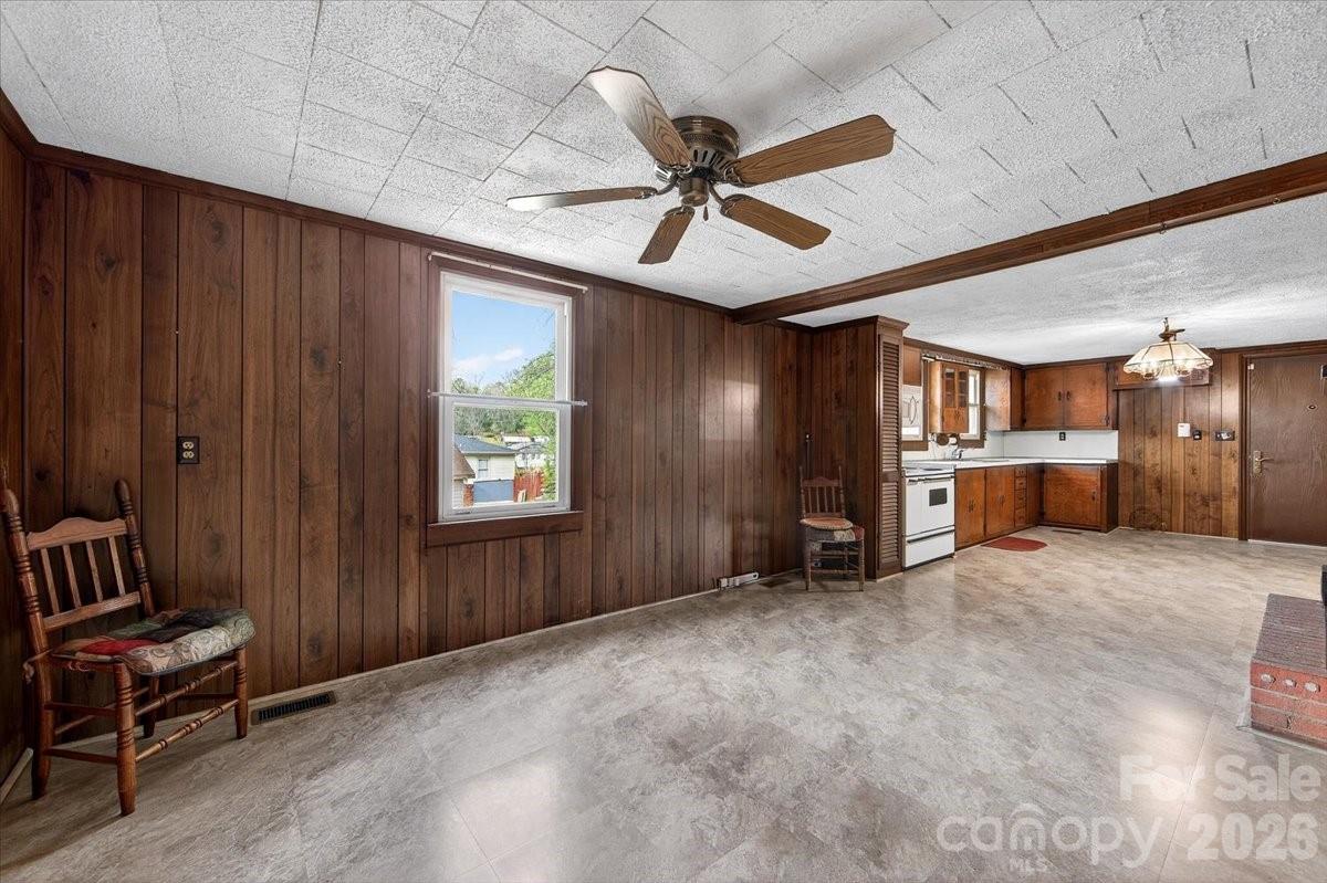 199 Mckinnon Avenue NE Concord NC 28025