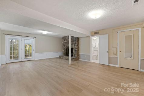 95 & 97 Temple Road Black Mountain NC 28711