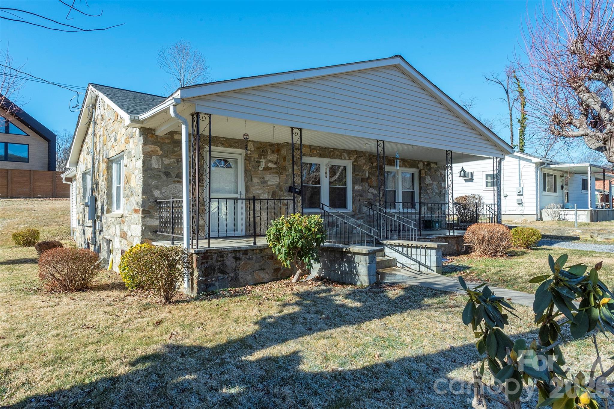 Black Mountain NC, 106 Scotland Street