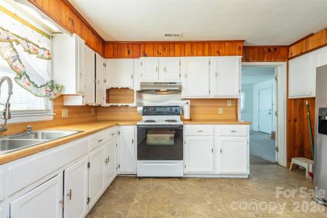 106 Scotland Street Black Mountain NC 28711