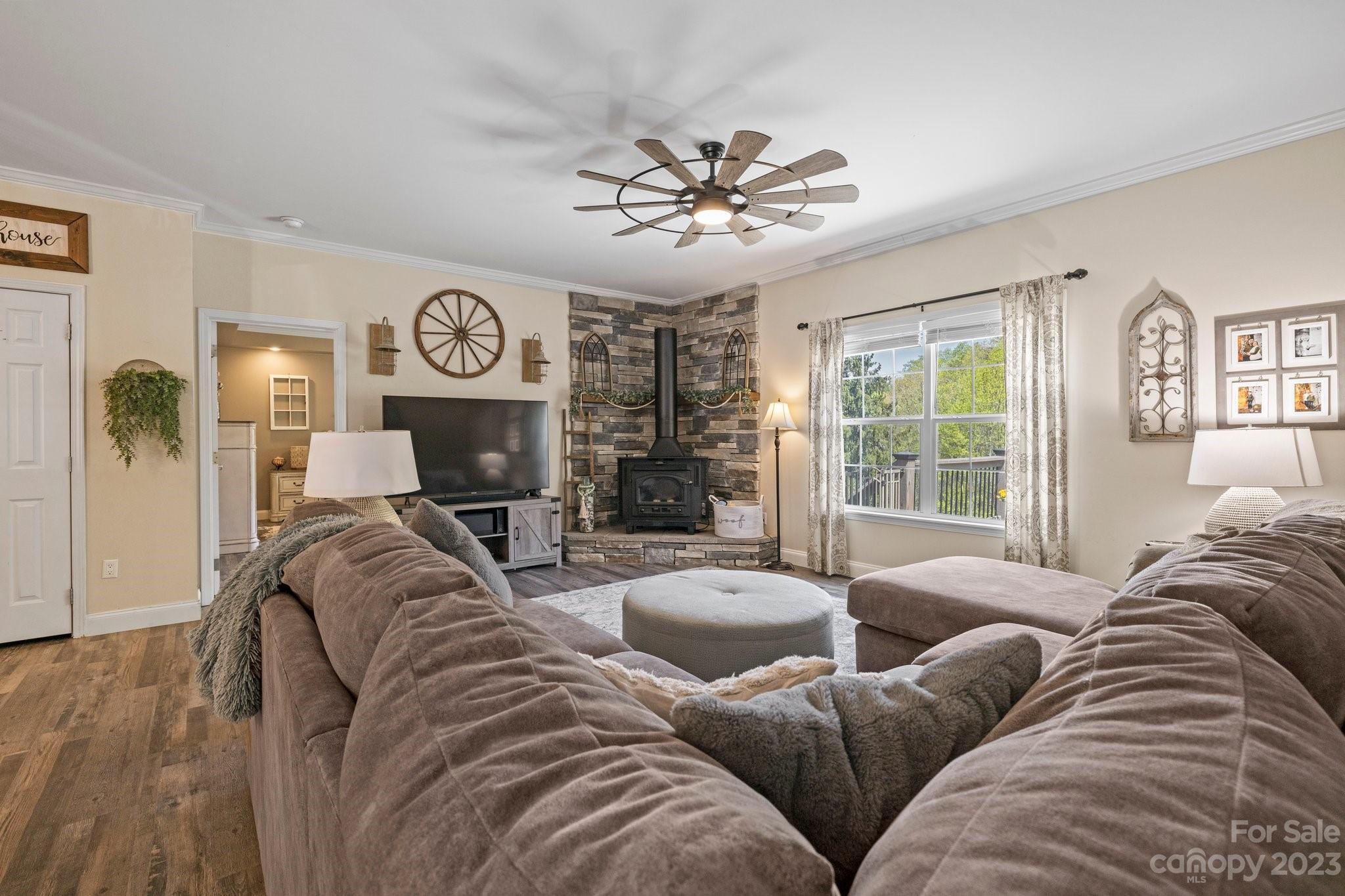9 Beagle Run Asheville NC 28804